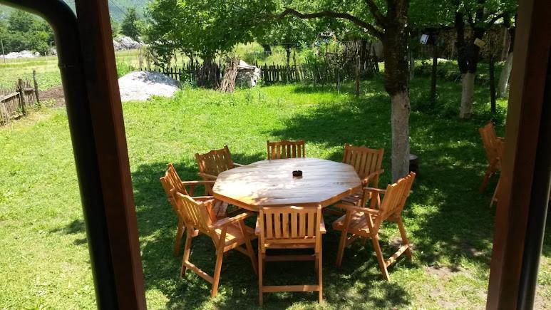 Guesthouse Mehmeti Βαλμπόνα Εξωτερικό φωτογραφία