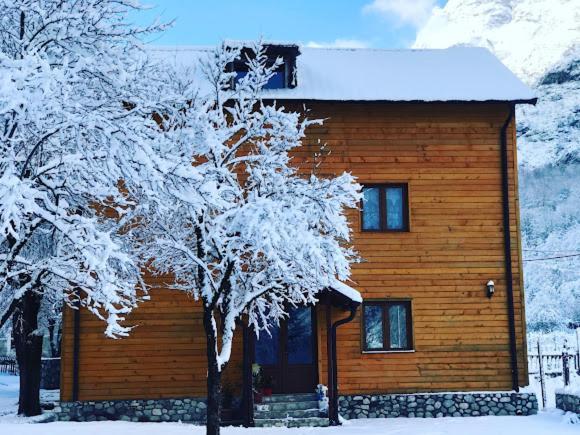 Guesthouse Mehmeti Βαλμπόνα Εξωτερικό φωτογραφία