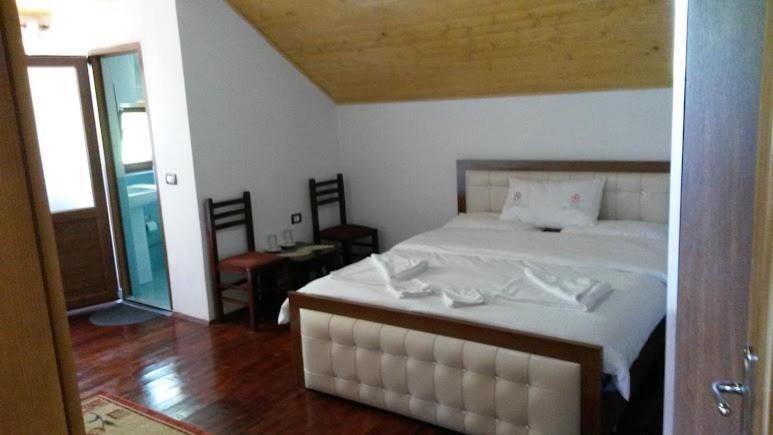 Guesthouse Mehmeti Βαλμπόνα Εξωτερικό φωτογραφία