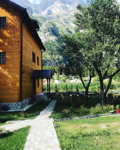 Guesthouse Mehmeti Βαλμπόνα Εξωτερικό φωτογραφία